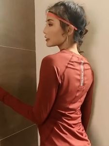 【แคมป์】 Baju Atasan Olahraga สำหรับผู้หญิงเสื้อผ้าโยคะรัดรูปและกระชับสัดส่วนเสื้อยืดแห้งเร็ววิ่งและเสื้อผ้าออกกำลังกายชื่อดังทางอินเทอร์เน็ตแขนยาว