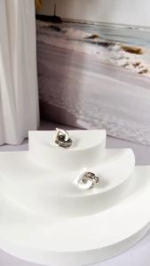 Hoa tai Titan chữ D lồng khoen đính đá cá tínhquyến rũđược mạ vàngmạ bạccao cấpKhông gây ngứa taigỉ sét.Tặng kèm quà xịn sò.