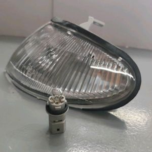 mazda 1995-1999 corner lamp signal light