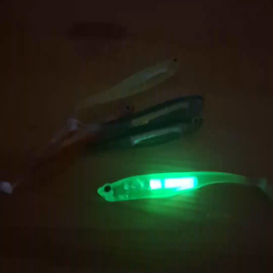 soft lure paddle tail 11cm dengan light stick