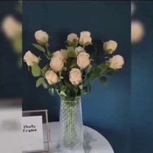 กุหลาบปลอม เหมือนจริง สดใส ไม่ซีด ไม่ตก รูปแบบ 3 สี เป็นเลือก ดอกไม้ปลอม ดอกไม้ประดิษฐ์ ดอกกุหลาฐ ดอกกูหลาบ เพื่อทำให้คนรัก (Rose)