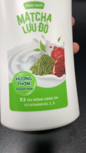 Sữa tắm Hazeline lựu đỏ 667ML