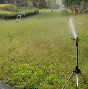 BK6H Large Areas Coverage Irrigation Garden Supplies Grass Watering Pulse Water Bird Sprinkler Lawn Sprinkler 360 Degree Irrigation Garden Sprinkler Tripod Sprinkler System Holder