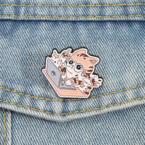 Busy Cat Working Enamel Pins Cartoon Kitten Computer Brooches Lapel Badges Clothes Cute Animal OL Jewelry Gift for Friends