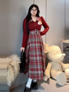 ชุดแฟชั่นสไตล์ย้อนยุคขนาดใหญ่สำหรับผู้หญิง ฤดูใบไม้ร่วง/ฤดูหนาว เสื้อเชิ้ตลายสก็อตและกระโปรงทรงกระดูกปลา ชุดสองชิ้น