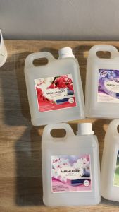 Parfum Laundry Aroma Lovely Honeydew | Pewangi Loundri Pakaian Untuk Setrika Wangi Segar | Uk 1 Liter | Bisa Cod