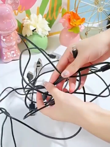 กล่องเก็บสายชาร์จ กล่องเก็บของ 7 ช่อง สายเคเบิลการจัดการฮับกล่อง กล่องเก็บสายเคเบิ้ล แบบฝาพับ ที่เก็บสายชาร์จ