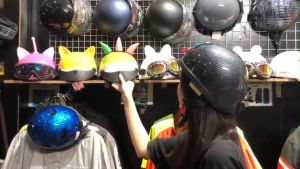 Mũ bảo hiểm 1/2 dáng ngựa cácbon- mũ bảo hiểm thể thao dáng đua ngựa