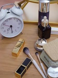 Clear Plastic Drawer-style Desktop Storage Box for Cosmetics and Skincare