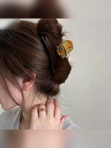 Stylish and High-End Hair Claw Clips