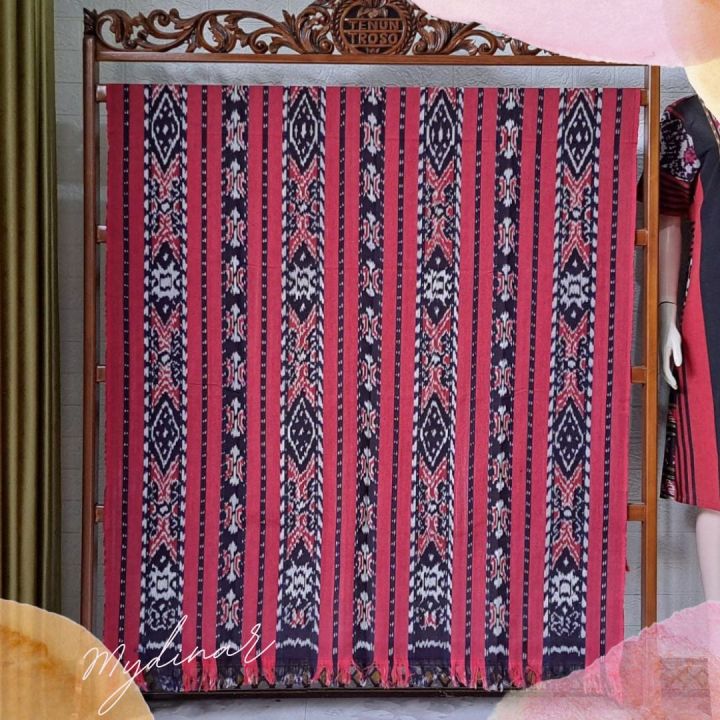 Kain Blanket Tenun troso Jepara warna merah marun cerah kain bahan dress gereja ntt kaim Blangket tenun ikat motif etnik dayak maumere baduy kain batik pekalongan jogja solo