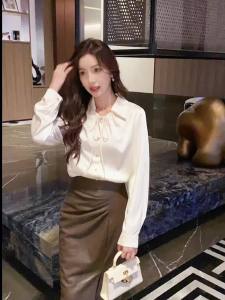 AMMIN 2024 Autumns new French V-shaped lapel with bow ribbon design long-sleeved commuter chiffon blouse for womens simple solid color single-breasted elegant Blouse