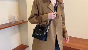 Túi xách nữ đeo chéo vai phối dây xích bằng Da PU sang chảnh