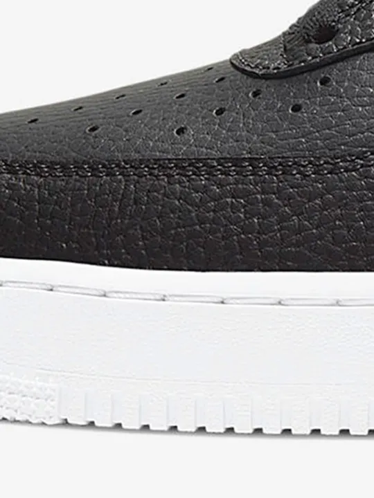 Nike%20%7C%20Gi%C3%A0y%20Th%E1%BB%83%20Thao%20Nh%E1%BA%B9%20V%C3%A0%20Tho%C3%A1ng%20Kh%C3%AD%20-%20Image%203