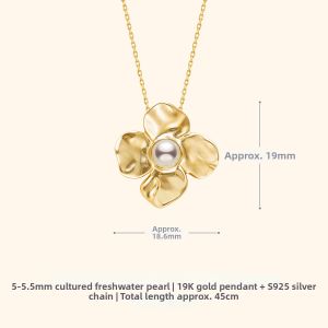 Helas | Iris Flower Freshwater Pearl Necklace