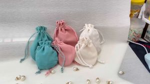🎈🎈 QQ BAG - กระแสถุงผ้า กำมะหยี่ ราคาถูก น่ารัก สินค้าพร้อมส่ง จำนวนมากในไทย