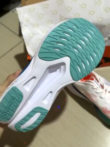 TERLARIS SEPATU RUNNING ORTUSEIGHT HYPERGLIDE 3.1