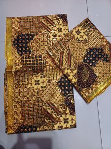 Kain Pengantin Coklat lis Kuning