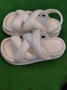 Sendal selop wanita dewasa motif silang tali belakang terbaru berbahan Eva ringan empuk tebal