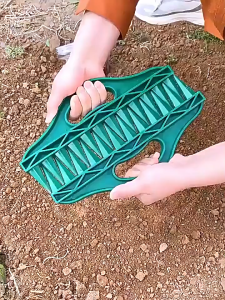 ที่จิ้มดินเพื่อหยอดเมล็ด หรือเพาะต้นกล้า