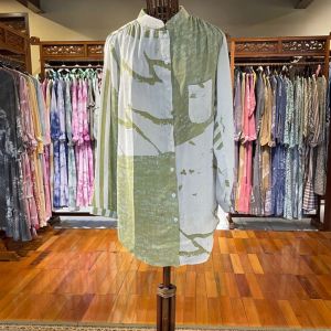 Rose Tunik by Dian Pelangi LIMITED EDITION Blouse Baju Atasan Kemeja Blus Outfit Casual Formal Kerja Kantor Pesta Pernikahan Kondangan Wanita Hijaber Cantik Anggun Modis Modern Elegan Mewah Model Korea Terbaru Motif Batik Abstrak Hand Made Kekinian