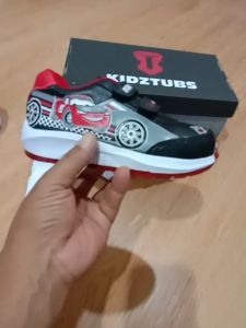 KIDZTUBS Sepatu Sekolah Anak Laki Laki Warna Hitam Biru Merah Murah Rekat Kecil Tanggung Umur 6-10 Tahun