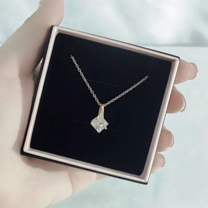 SO SEOUL Attract Y Emerald Square Diamond Simulant Cubic Zirconia Rose Gold Pendant Chain Necklace