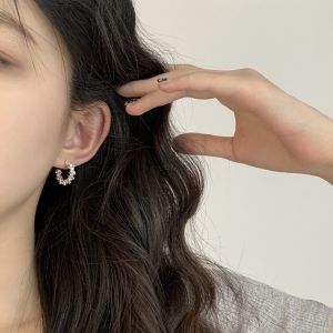 Super Flawless Silver Needle High-End Feelings Ear Cuff Geometric Pattern Womens Fashion Jewelry Fresh out New Pair