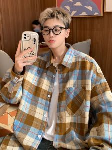 เสื้อเชิ้ตลายสก็อตย้อนยุคสไตล์อเมริกันสำหรับผู้ชาย แขนยาว ทรงหลวม ฤดูใบไม้ผลิและฤดูใบไม้ร่วง เสื้อคลุมกันหนาวขนาดใหญ่ เสื้อเชิ้ตแฟชั่นสำหรับเยาวชน