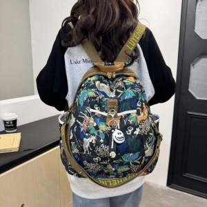 Lightweight Travel Canvas Oxford Cloth Womens Backpack Fashionable Durable Multi-compartment Waterproof Leisure Style