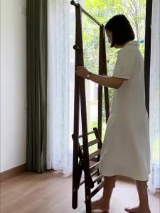 TINGXU | Foldable Walnut Solid Wood Clothing Rack