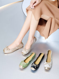 รองเท้าส้นแบนหนังแท้สวมใส่สบายสำหรับผู้หญิง ทรงบัลเล่ต์ หัวรองเท้าทรงกลม ด้านข้างเปิด ปิดด้วยริบบิ้น รองเท้าแฟชั่นฤดูร้อน