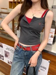 เสื้อกั๊กแขนกุดสีแดงสไตล์อเมริกันย้อนยุคสำหรับผู้หญิง ฤดูร้อน 2025 ทรงเข้ารูป ผ้าผสมคอตตอนและยางยืด ความยาวปกติ