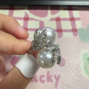 Huitan Imitation Pearl Ring for Women Leaf Design Elegant Wedding Engagement Graceful Accessories Inlaid Shiny CZ Trendy Jewelry