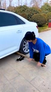 Cờ Lê Thủy Lực Vặn Ốc Bánh Xe Tự -LUMBL