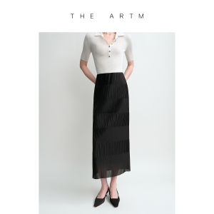 Fluent Pleat Design Reversible Textured Skirt