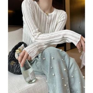 เสื้อยืดไหมน้ำแข็งบางถักสำหรับผู้หญิงในช่วงฤดูร้อน เสื้อเชิ้ตแขนยาวแบบเปิดหลัง ทรงสั้น ดีไซน์เก๋ไก๋ สวมใส่สบาย