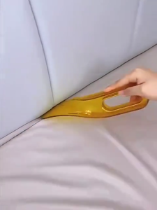 Bed Sheet Tuckers Bed Making ToolMattress Lifter Smooth Edge Comfortable Grip and Sheet Tighteners Tools Mattress Lifter Tool for Changing Sheets Bed Sheet Tucker Tool for Making Bed Mattress Tucker Tool Paddle