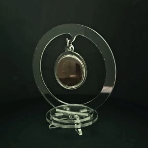 ซูมแขวนวงกลม ของ แขวนเหรียญพระ ตั้งบนหิ้งพระ รูปลักษณ์ งานอะคริลิค