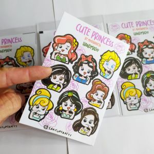 สต๊กเกอร์ลายสาวน้อย homemade สติ๊กเกอรืกระดาษผิวมันเงา เหนียวติดทนนาน ไดคัท ออกป็นตัว ๆ (Kiss sticker) หมึกพิมพ์ แลสติ๊กเกอร์กระดาษกันน้ำ