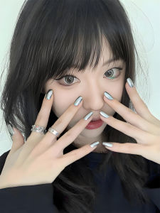 Handmade Hand Therapy Wearable Nails Short New Years Style Metal Silver Mirror Powder Nail Art Pieces Ins Wearable Nails