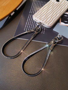 สร้อยข้อมือโทรศัพท์มือถือพร้อมหัวเข็มขัดเพชรมุกแบบเสริมโลหะ สายรัดข้อมือกีฬาแบบสั้น ป้องกันการสูญหาย สำหรับทั้งชายและหญิง