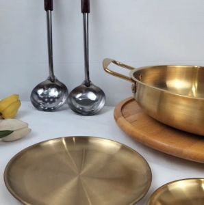 หม้อเกาหลี สไตล์เกาหลี หม้อเกาหลีมีฝา กระทะ หม้อเกาหลีทองเหลือง หม้อราเม็ง หม้อรามยอน ชุดเซ็ต ตะเกียบ หม้อสแตนเลส ทนความร้อนได้ดี 10.5 นิ้ว