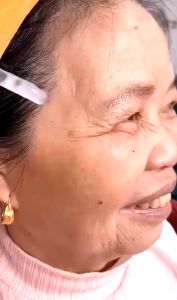 Serum wajah anti-kerut B5 Mengurangi tanda penuaan Kulit kencang Moisturizer Memutihkan