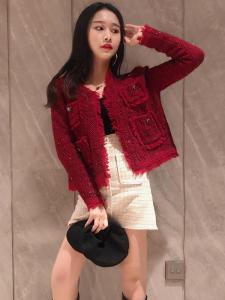 เสื้อแจ็คเก็ตถักสั้นสีแดงแฟชั่นฤดูหนาวสำหรับผู้หญิง เสื้อคลุมกันหนาวแบบหนาสำหรับฤดูใบไม้ร่วงและฤดูหนาว ทรงเข้ารูป สไตล์เกาหลี