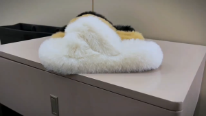 <Fashion slipper>3.5CM Thick Sole Rabbit Fur Fashion Slippers  Plush Non-slip Slippers for Women Heightening Slipper