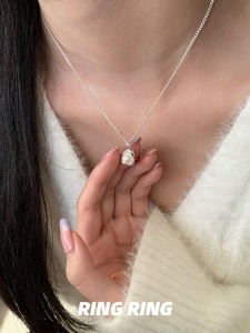 Vintage Pearl Necklace Womens Sweater Chain Versatile Fresh out Fashion Jewelry Alloy Plated Silver Gold Lockbone Chain