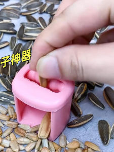 เครื่องเปิดเปลือกถั่วอัตโนมัติขนาดเล็ก เครื่องมือทำอาหารในครัว เครื่องมือเปิดเปลือก ช่วยให้คุณไม่ต้องกินถั่วแบบลำบาก