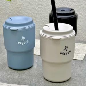 Ly uống nước nắp xoay 320ml Nội Địa của Nhật Bản có lỗ cắm ống hút