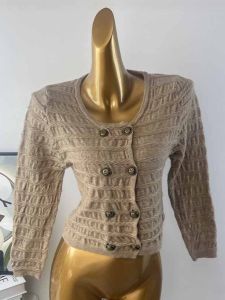 ถักสั้นเปิด คาร์ดิเกน ผู้หญิง แฟชั่น ดีไซน์ กระดุมสองชั้นสไตล์น้ําหอมเล็ก เสื้อสเวตเตอร์ เสื้อแจ็คเก็ต เสื้อท่อนบน สําหรับ ฤดูใบไม้ร่วง ฤดูหนาว